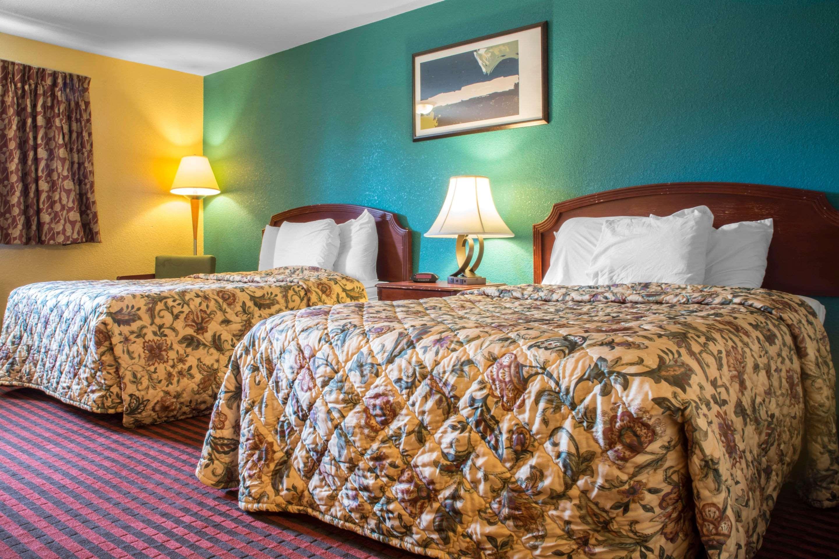 Econo Lodge Hotel Bradford Luaran gambar