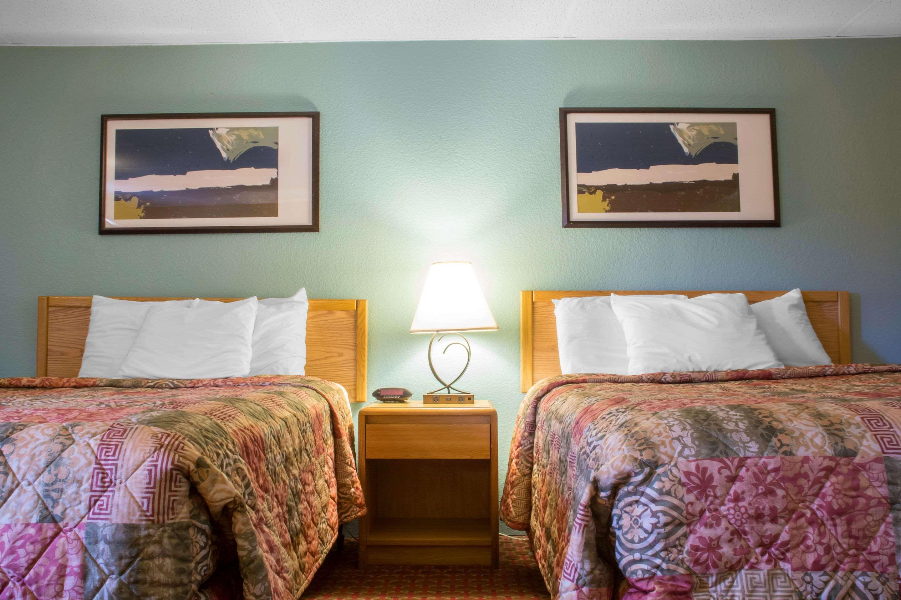 Econo Lodge Hotel Bradford Luaran gambar