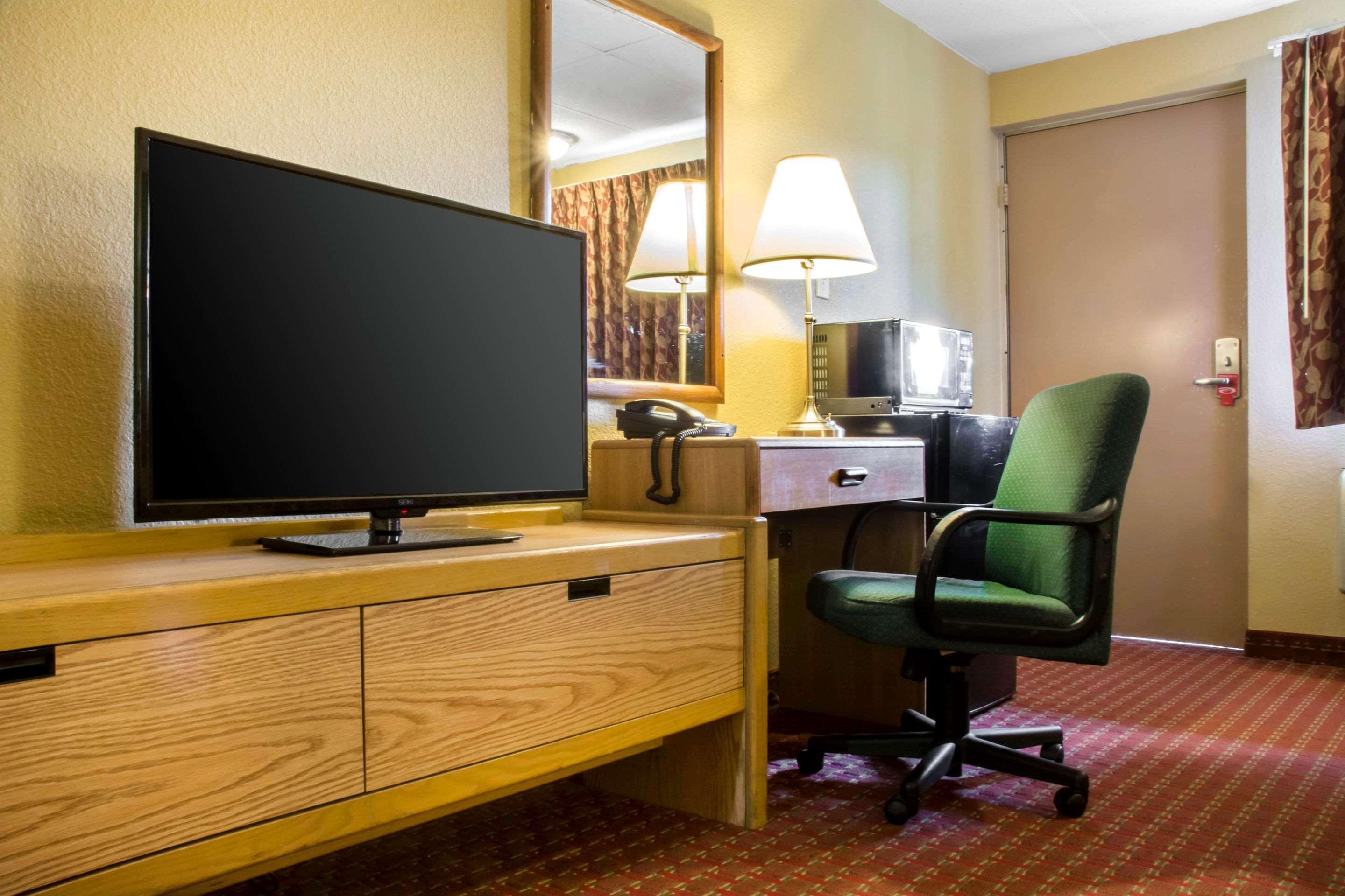 Econo Lodge Hotel Bradford Luaran gambar