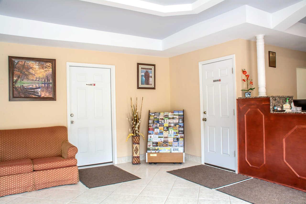 Econo Lodge Hotel Bradford Luaran gambar